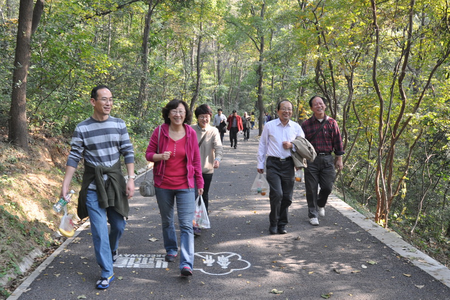 公海gh555000aa线路检测工会举行秋季登山活动